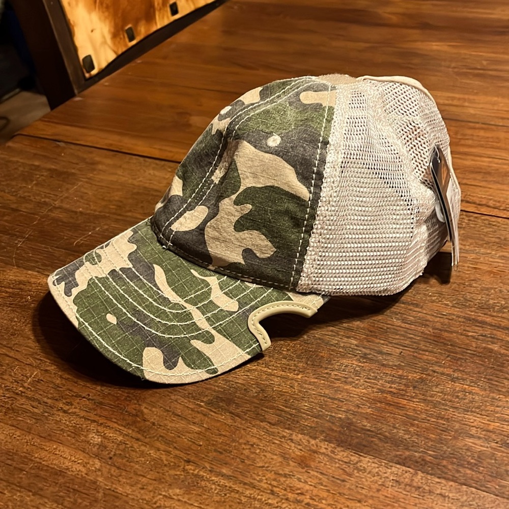 Notch adjustable camo ponytail women’s baseball cap